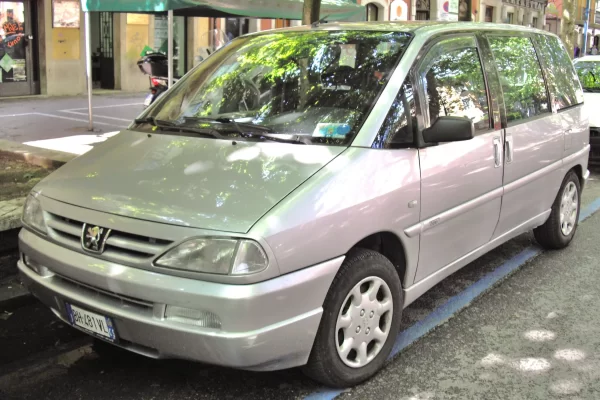 Peugeot 806