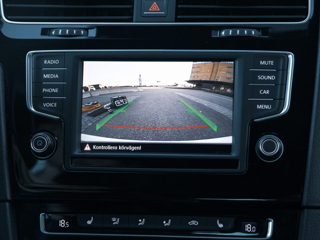 Combien coûte l'ajout d'une caméra de recul sur une voiture ?