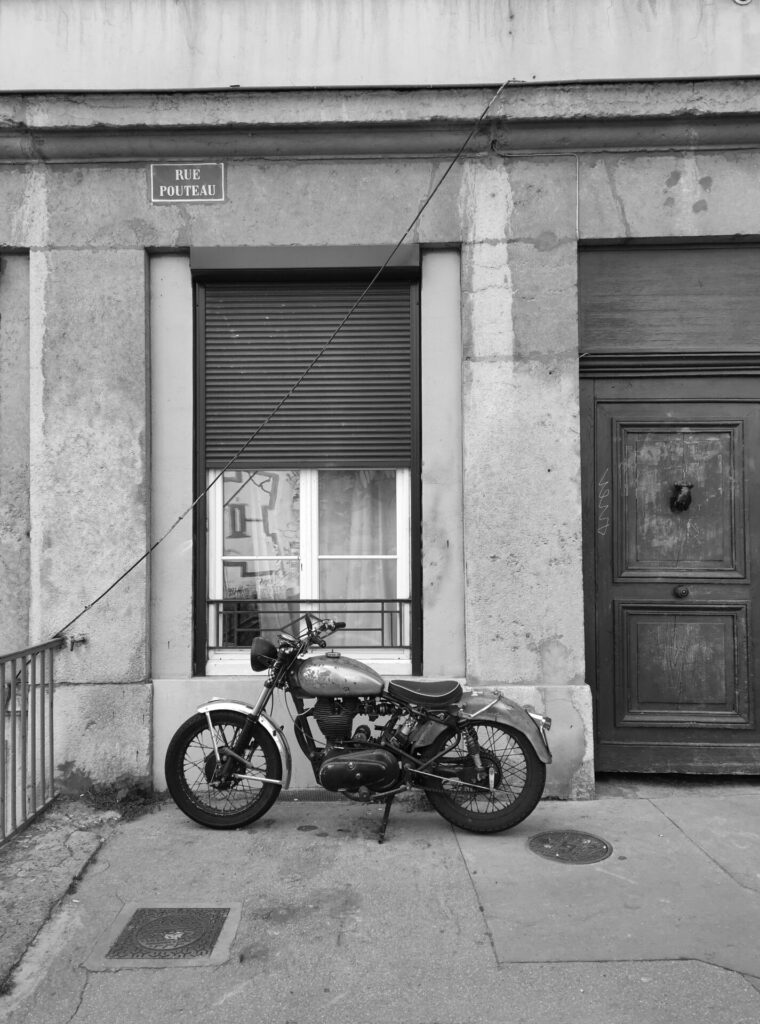 Histoire et origines de la première moto